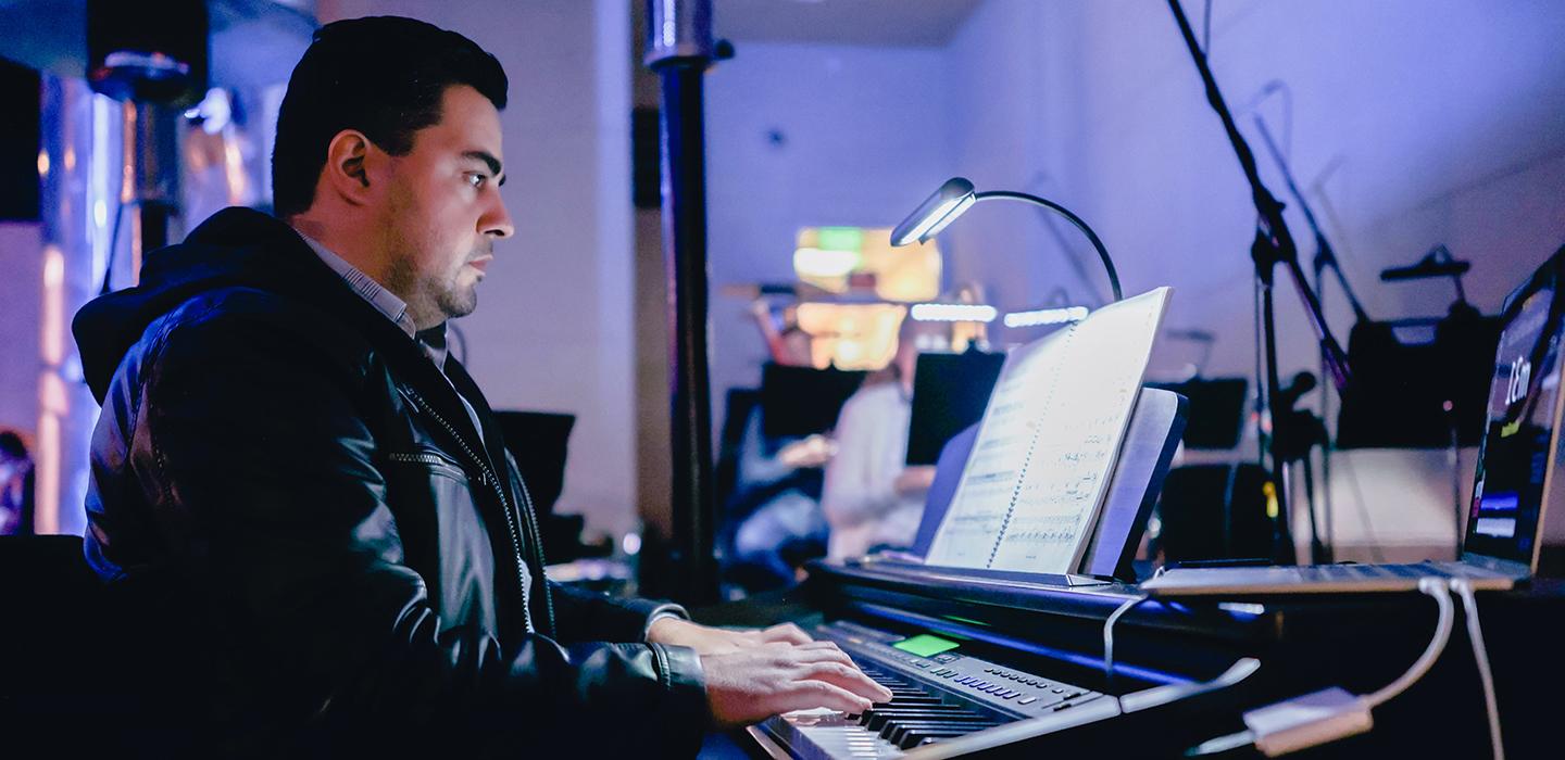 Ovanes Arakelyan，钢琴(图片来源:Theotus Media)